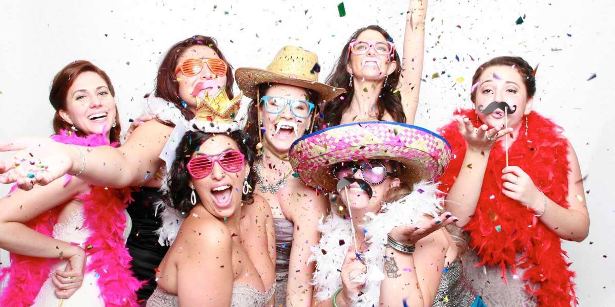 THE LATEST TRENDS IN SOCIAL MEDIA PRINTING STATION PHOTO BOOTHS FOR ATLANTA EVENTS IN 2024